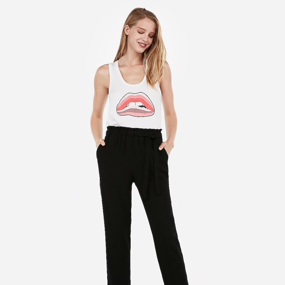 Striped Lip Graphic Scoop Neck Muscle Tank